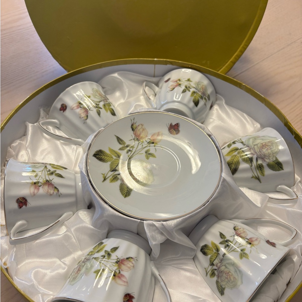 White and Green Floral Mugs for Elegant Dining